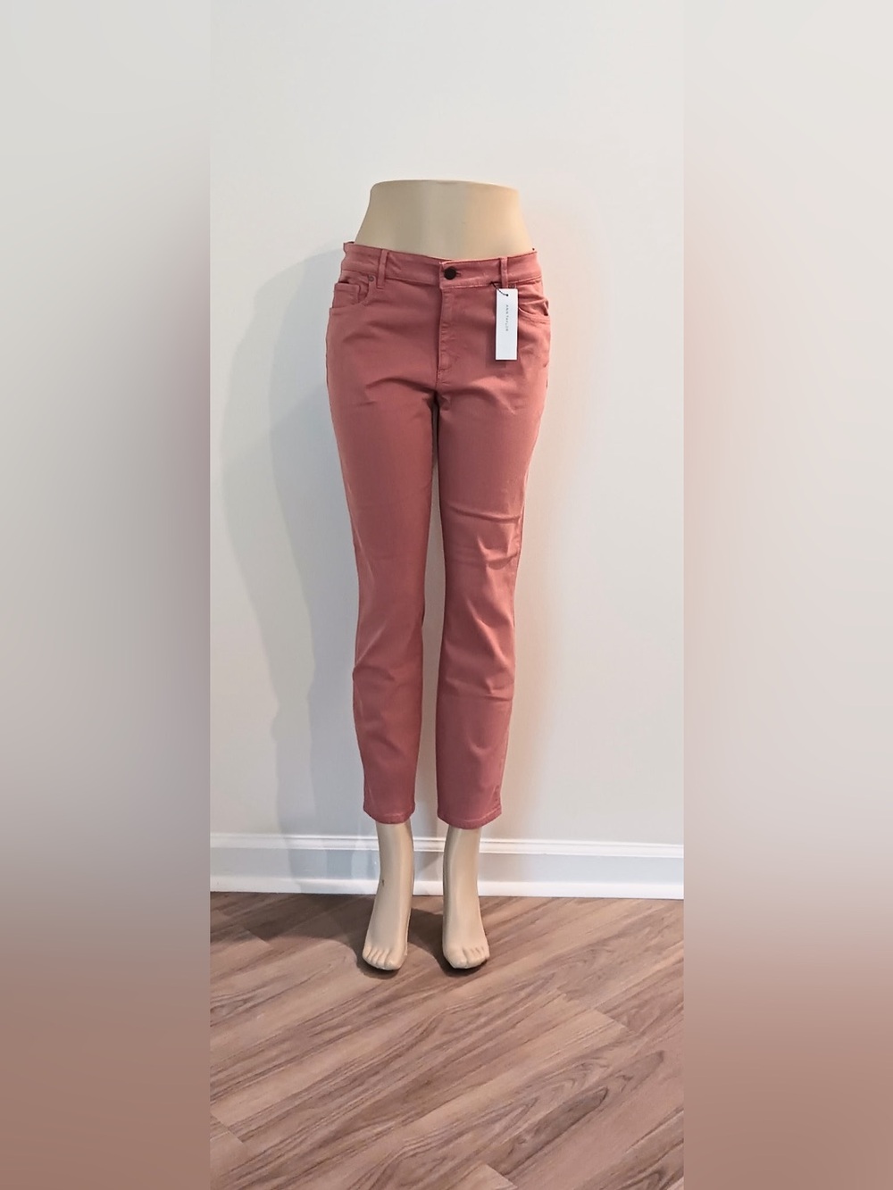 Ann Taylor The Skinny Ankle Jean, Front zip with button closure